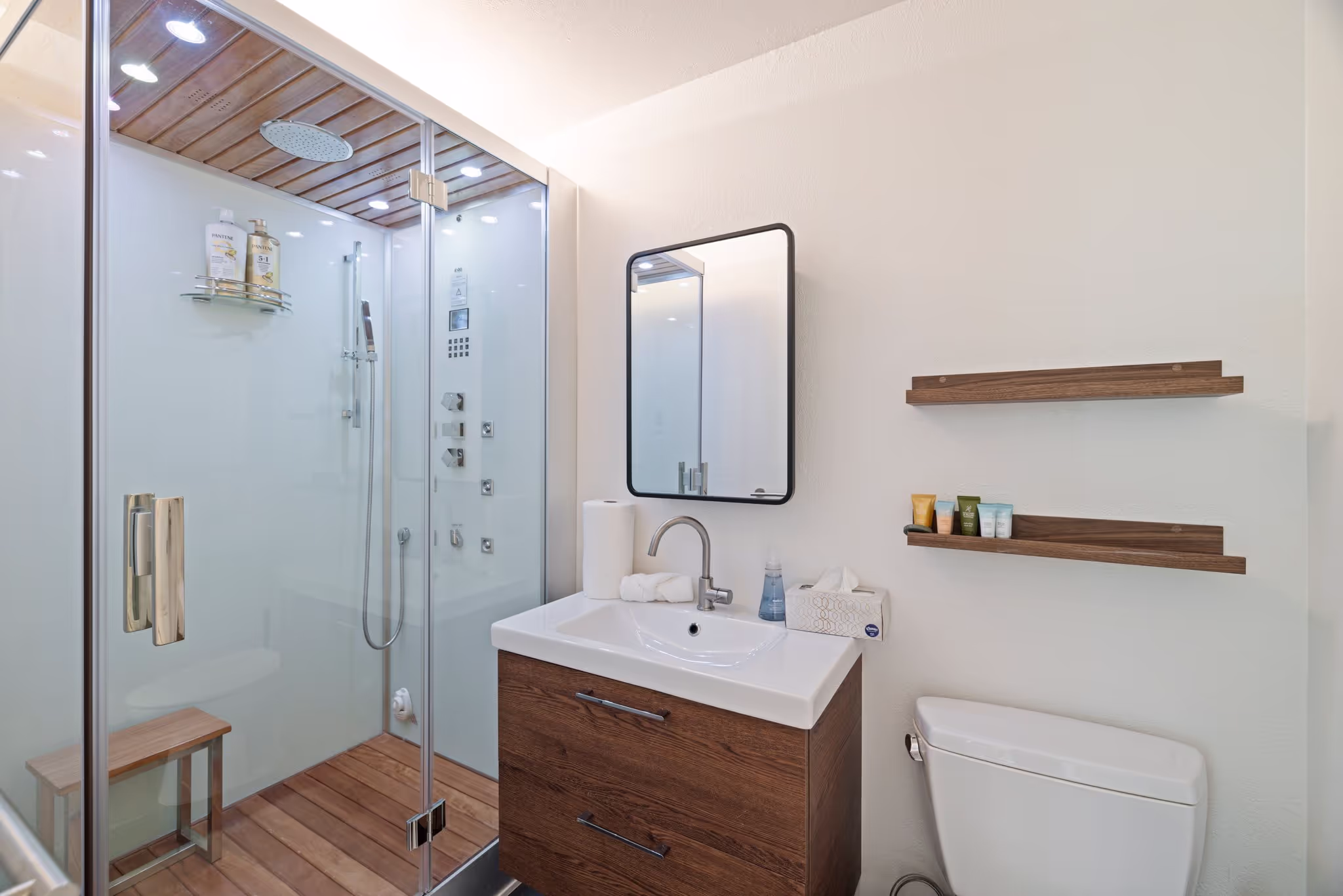 Back-2D-Right-bathroom